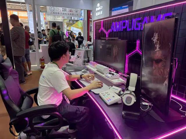 上午谈生意下午逛工厂!肇企开启全球“抢单”模式(图9) 上午谈生意下午逛工厂!肇企开启全球“抢单”模式(图9)